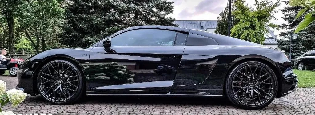 Audi R8 cena 675000 przebieg: 17500, rok produkcji 2021 z Opole małe 46